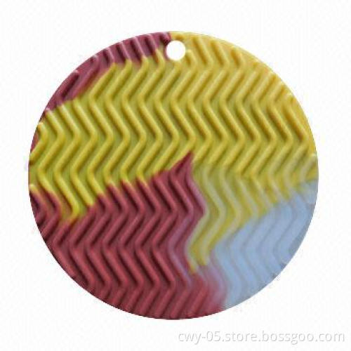 Silicone placemats with raised grain design